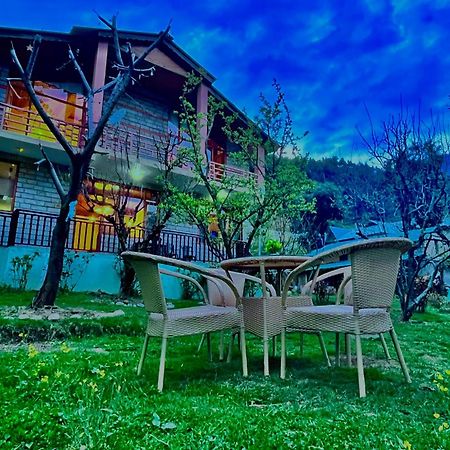 The Manu Emerald # Farmhouse # Top Selling Cottage In Manali # Peaceful Heritage Cozy Stay # Lawn With Bonfire # Most Awarded Exterior photo
