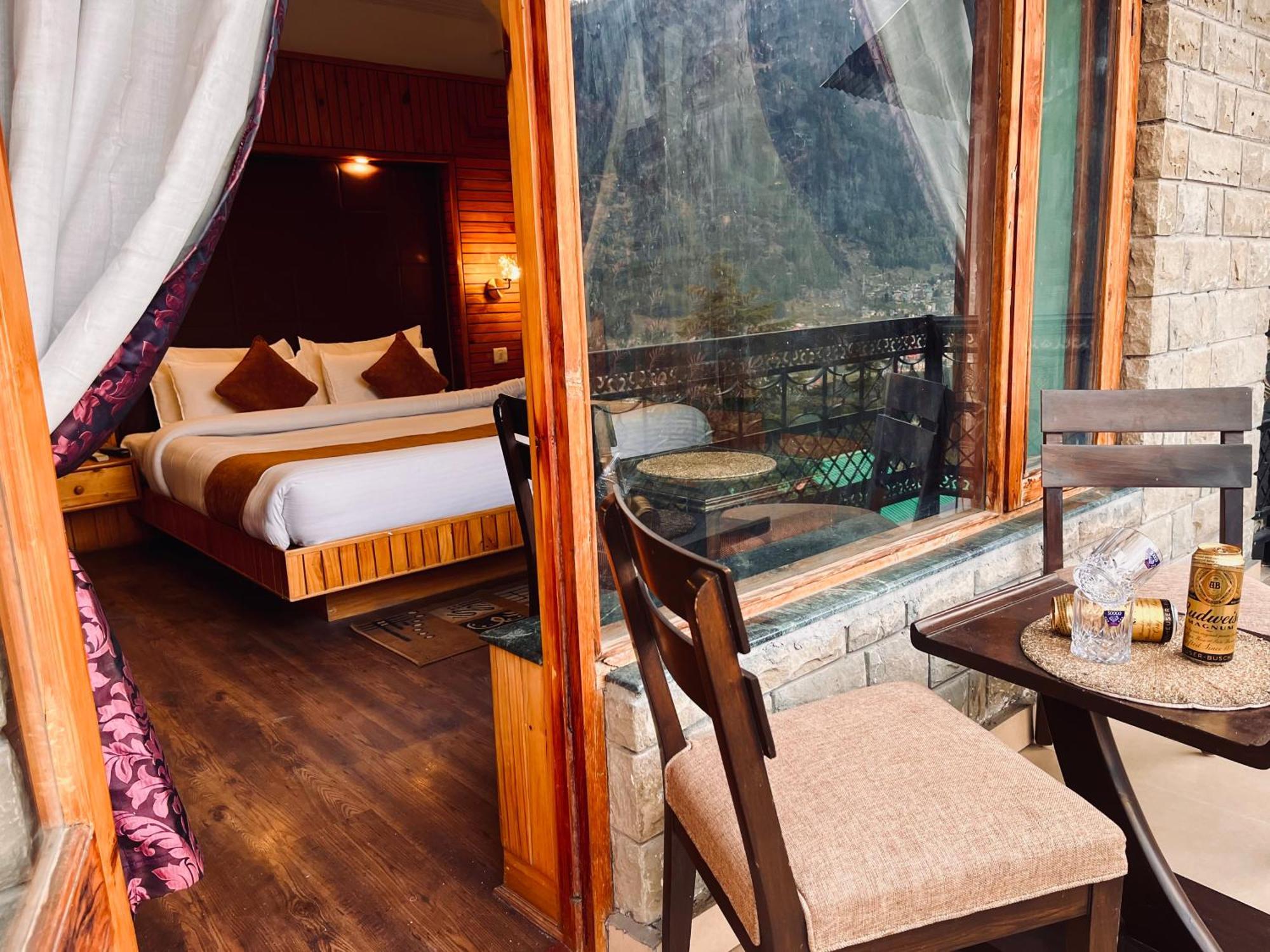 The Manu Emerald # Farmhouse # Top Selling Cottage In Manali # Peaceful Heritage Cozy Stay # Lawn With Bonfire # Most Awarded Exterior photo
