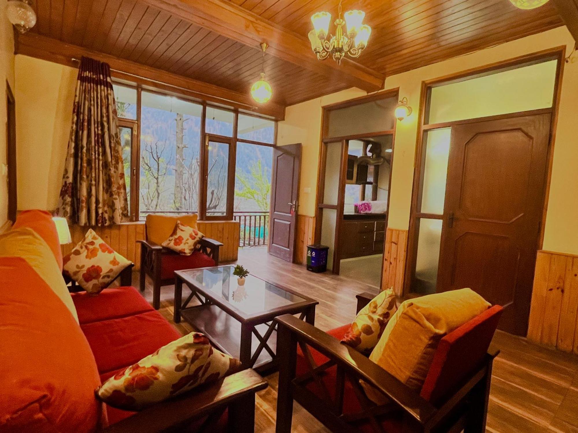 The Manu Emerald # Farmhouse # Top Selling Cottage In Manali # Peaceful Heritage Cozy Stay # Lawn With Bonfire # Most Awarded Exterior photo